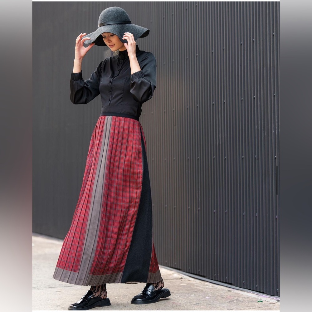 Level Collection Maxi Skirt with matching Turtleneck sweater outfit size XS & M